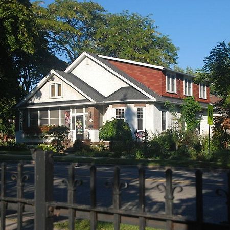 Talwood Manor B&B Порт-Колборн Екстер'єр фото